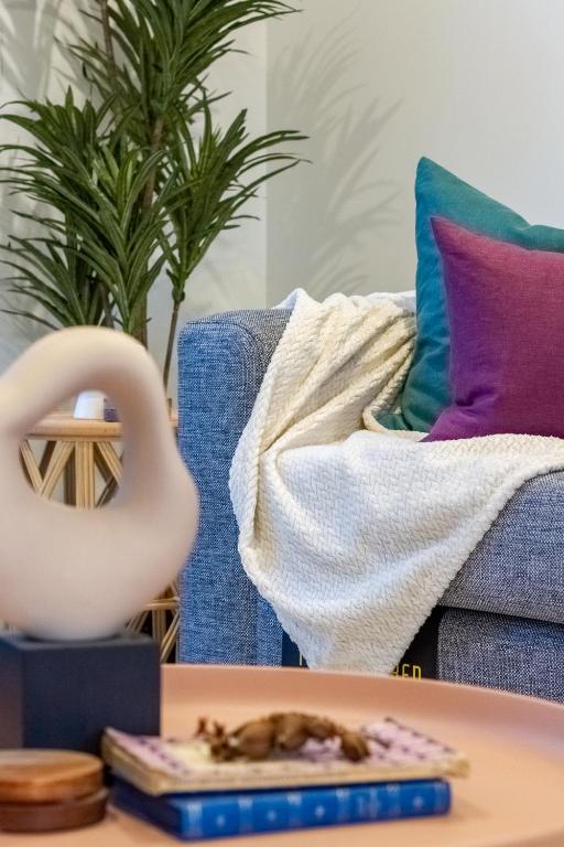 Urban Elegance - 2 Bed, 2 Bath in the CBD - Resim 30
