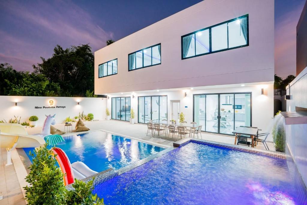 Kolam renang di atau dekat dengan NINE9 Luxury PoolVilla Pattaya walking street 3 Bedrooms