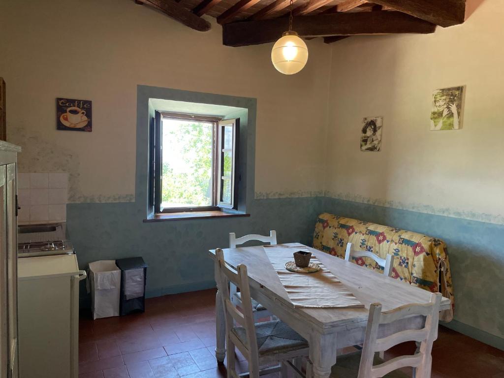 Kuchyň nebo kuchyňský kout v ubytování Castello di Selvole