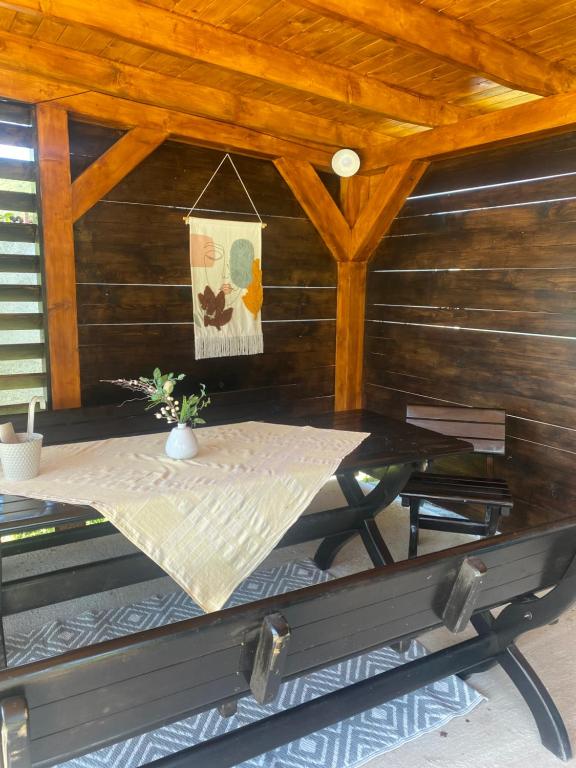 Fotografie z fotogalerie ubytování Cabana EvAy v destinaci Ocnele Mari