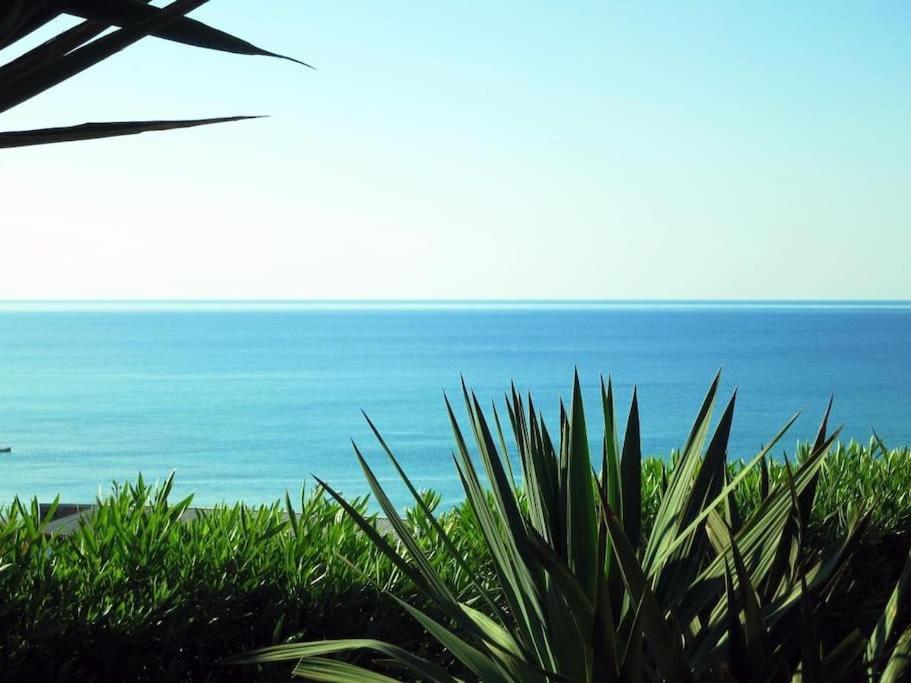 vista sull'oceano dalla spiaggia di Casa Belìce a Marinella di Selinunte