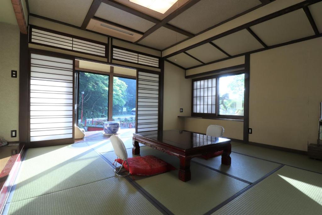 Posezení v ubytování Yumoto Ueyama Ryokan