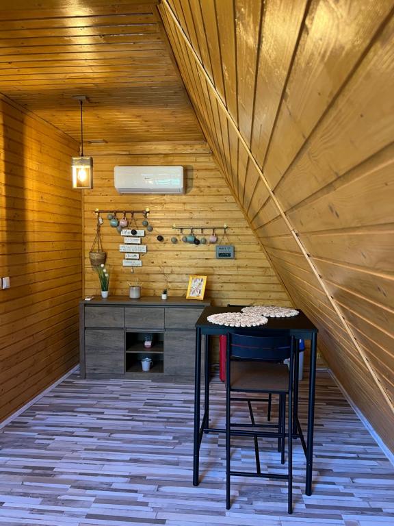 Eldhús eða eldhúskrókur á Cabane A-Frame Svinița