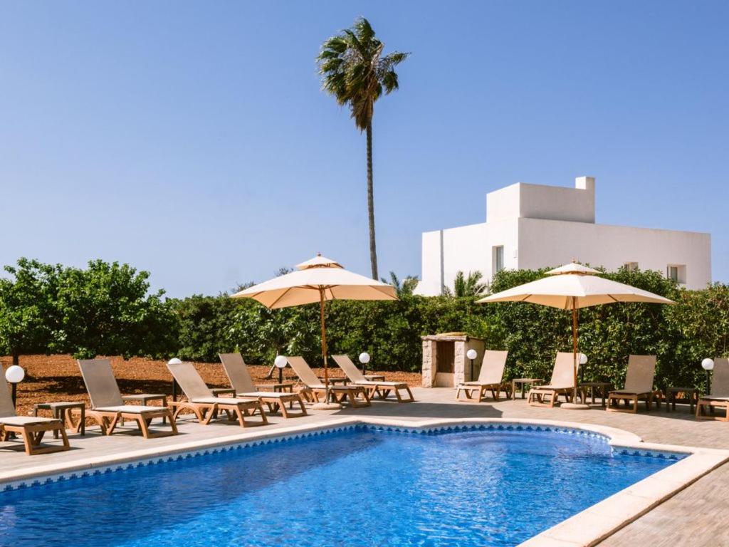 Bazén v ubytování Villa KM2 lovely villa located just outside of Sa Carroca a 5 minute drive from Playa den Bossa nebo v jeho okolí