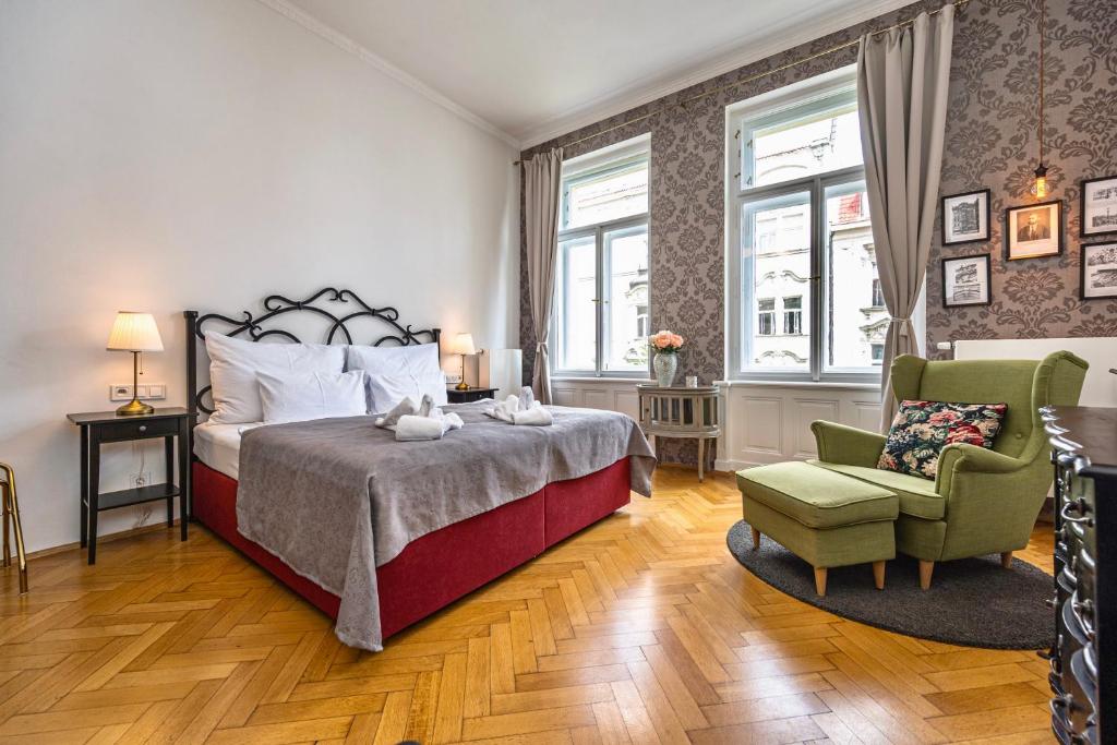 The Old Town Square & Parizska Apartments - 1