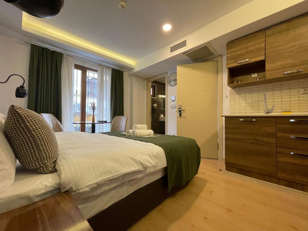 Elegance Suites - Standard Suite