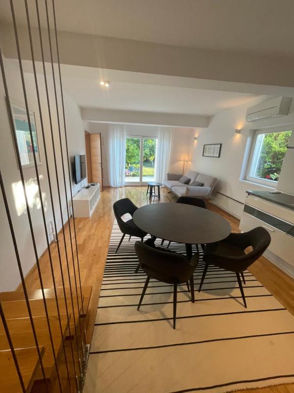 Część wypoczynkowa w obiekcie Apartments Mali Ivo