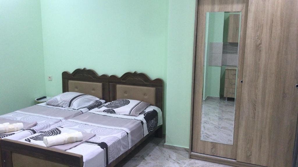Postel nebo postele na pokoji v ubytování THEODORE-Hotel