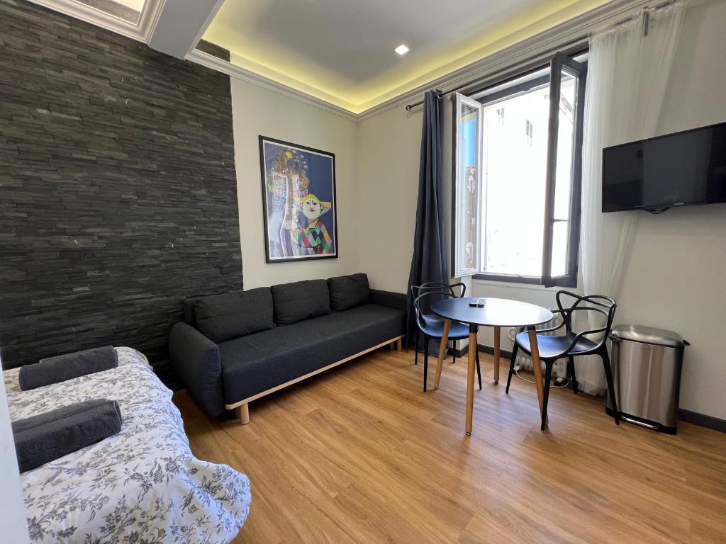 Posedenie v ubytovaní Newly Renovated Luxury Suite in the Center of Cannes