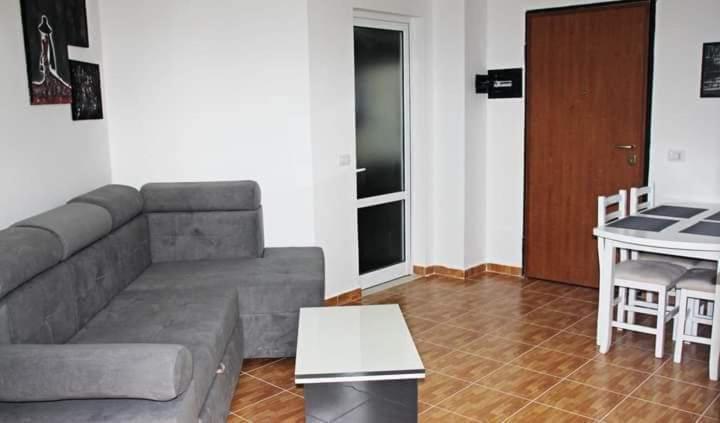 Apartament 1+1 Lungomare , Vlore - Image 8