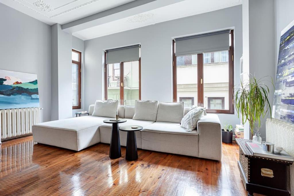 istiklal Taksim square Galata tower