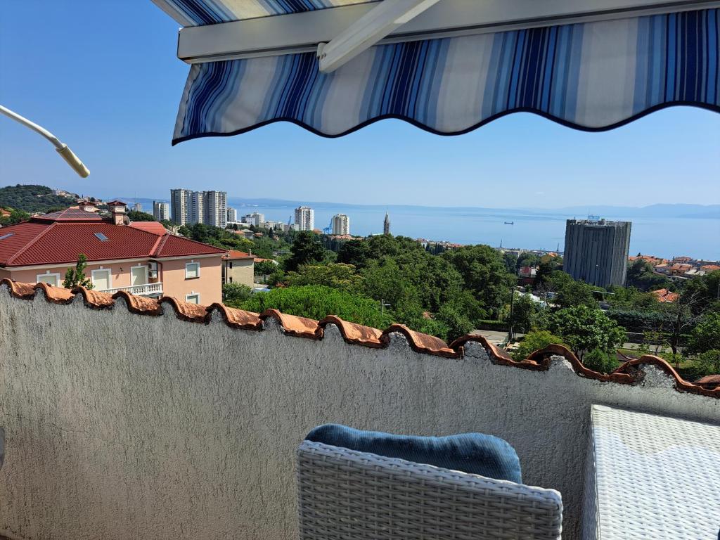 Balkón nebo terasa v ubytování Sea view later apartment