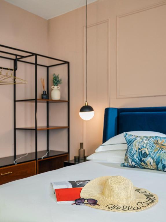 Postel nebo postele na pokoji v ubytování Villa Albi - Machne Yehuda Hotel