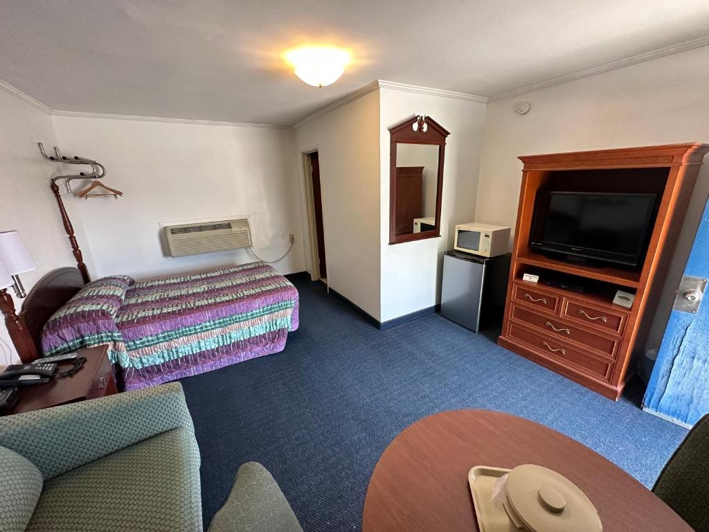Four Oaks Lodging photo