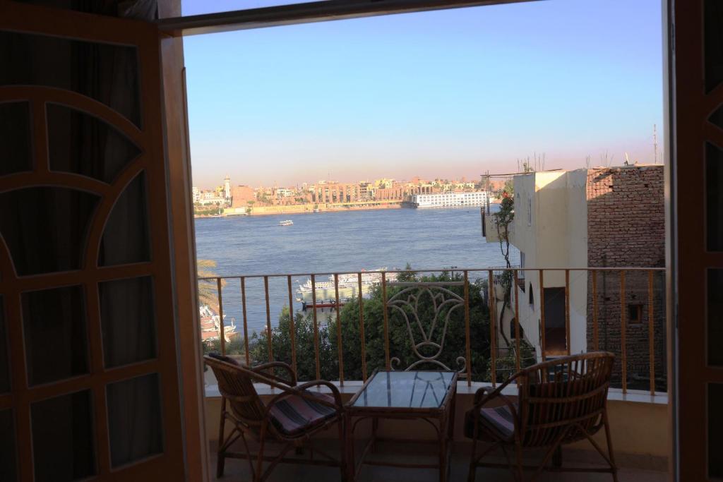 Spring Hotel Luxor - 17