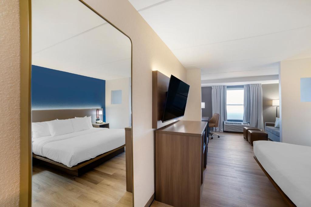 Comfort Inn Asheville Airport - Suite Con Cama Extragrande - No Fumadores