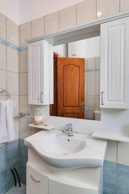 Sea Bellows Apartment - Image 6