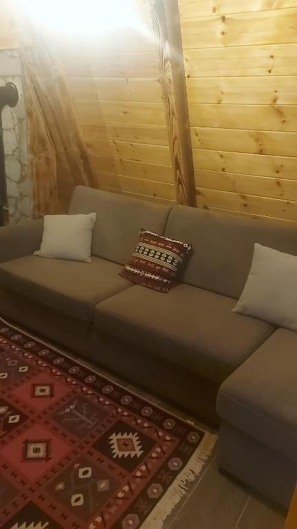 Posezení v ubytování Camping Farm Shelegur