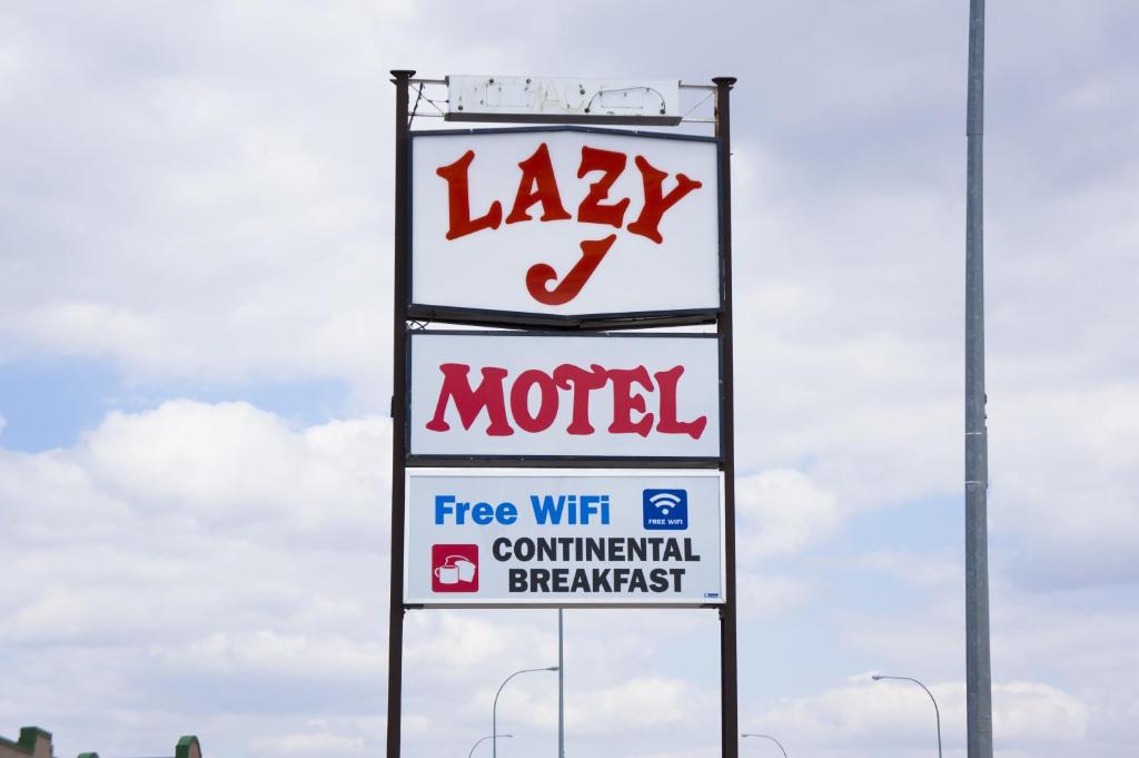 Certifikát, hodnocení, plakát nebo jiný dokument vystavený v ubytování Lazy J Motel