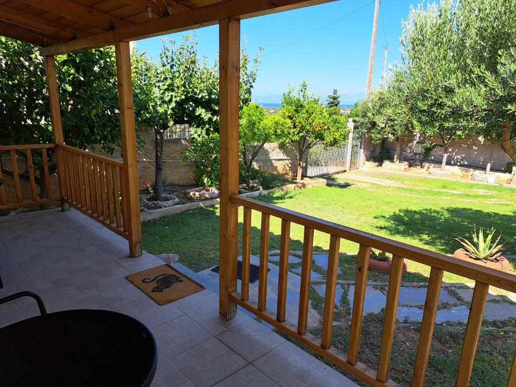 Vonkajšia záhrada v ubytovaní Garden House-Free transfer from airport