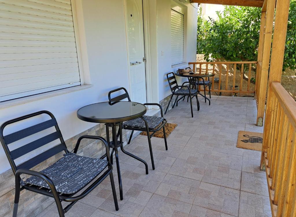 Balkón alebo terasa v ubytovaní Garden House-Free transfer from airport