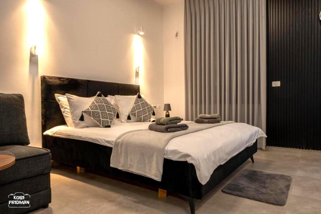 Postel nebo postele na pokoji v ubytování Yalarent Melody- Suites with privat pools