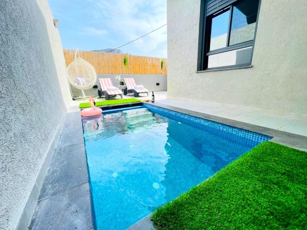 Bazén v ubytování Yalarent Melody- Suites with privat pools nebo v jeho okolí