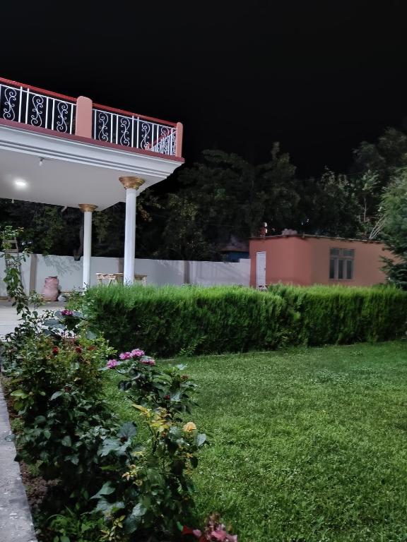 Zahrada ubytování Taaj Residence Skardu