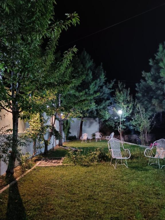 Zahrada ubytování Taaj Residence Skardu