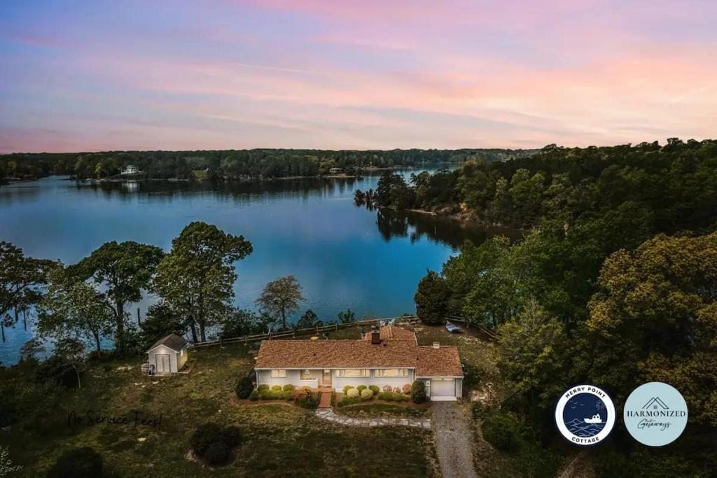 Ferienhaus Scenic & Serene Waterfront Dock Large Yard (USA Lancaster)