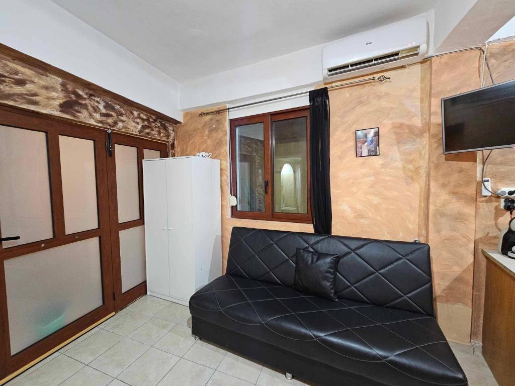 Gallery image of George's Guest House in Chania Town