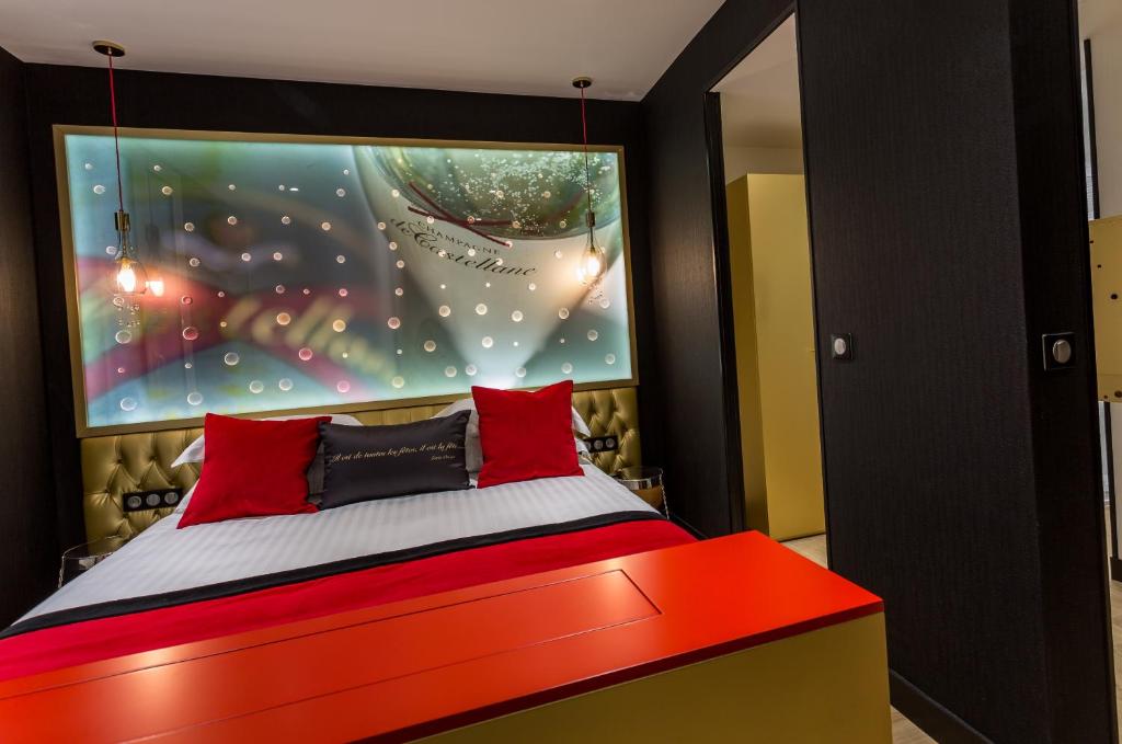 Hotel Les Bulles De Paris - Resim 43