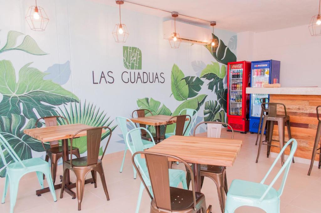Restaurace v ubytování Hostal Las Guaduas