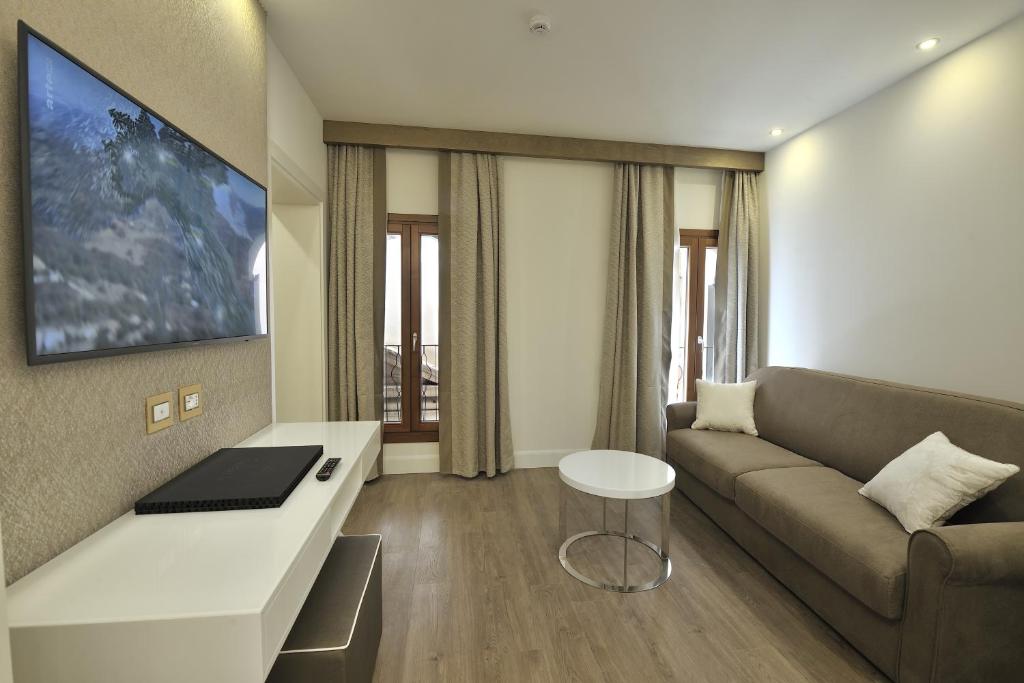 Al Theatro Palace - Resim 15