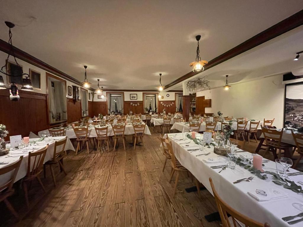 Restaurace v ubytování Gasthaus Zum Wilden Mann