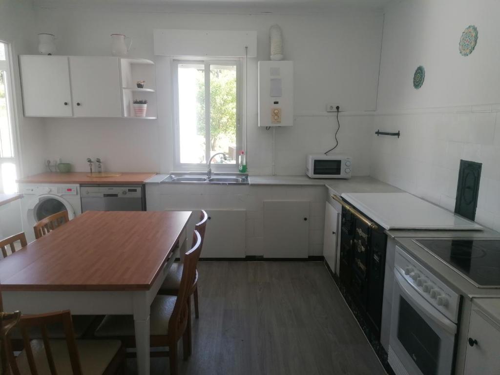 Kuchyňa alebo kuchynka v ubytovaní Casa O Vicedo