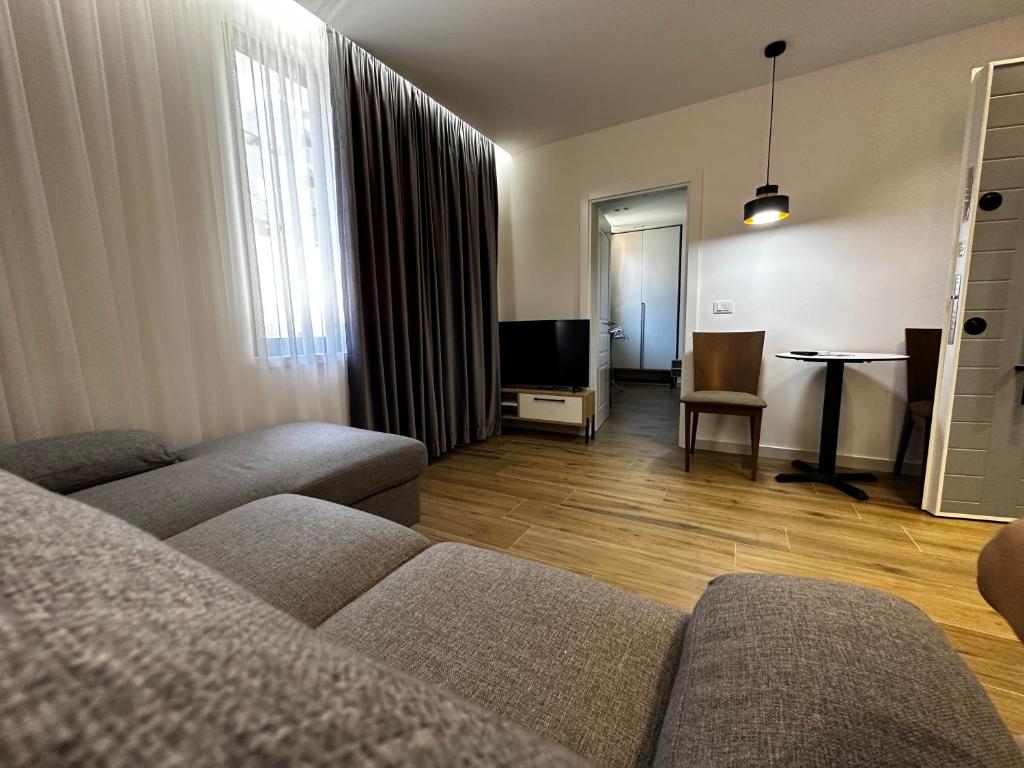 Tech apartment - Image 9