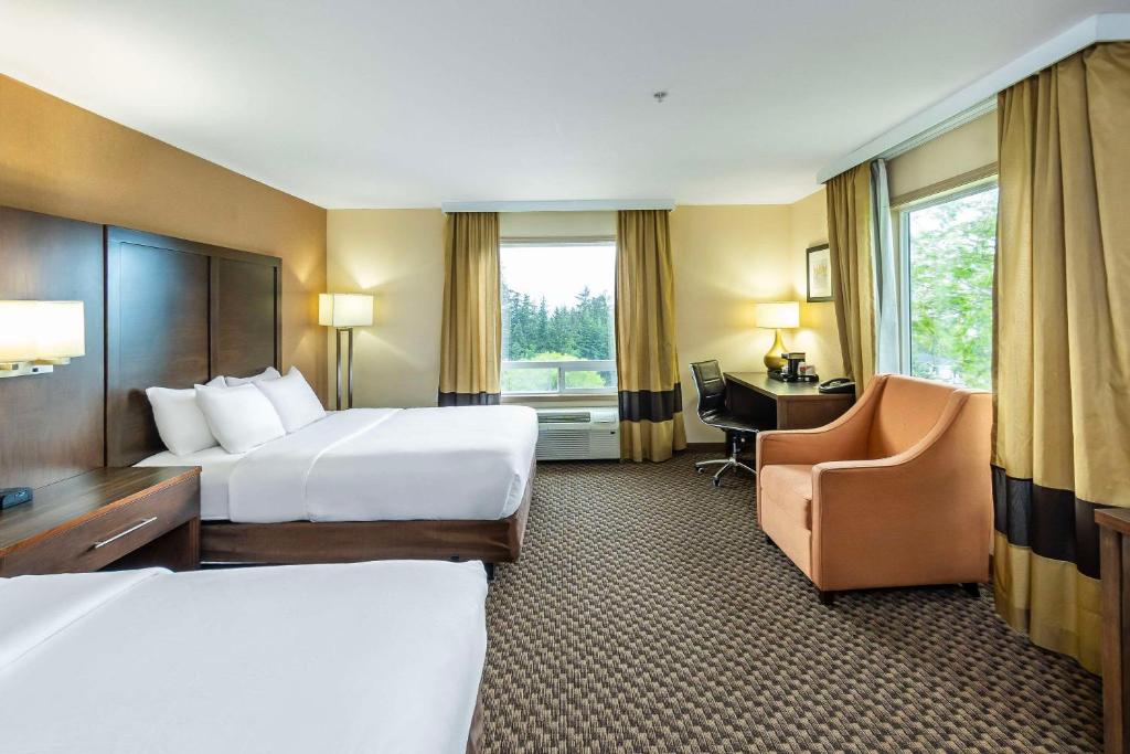 Postel nebo postele na pokoji v ubytování Comfort Inn & Suites
