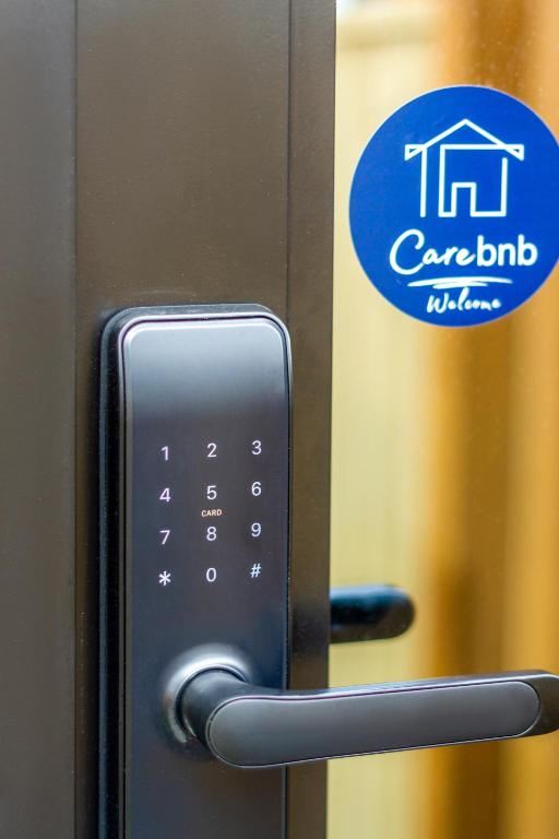 Urban Elegance - 2 Bed, 2 Bath in the CBD - Resim 16