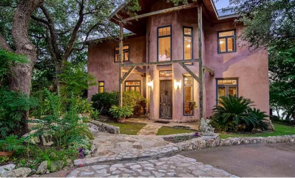 Magical Lakefront Villa feat. on CBS's Staycation, Spicewood (updated