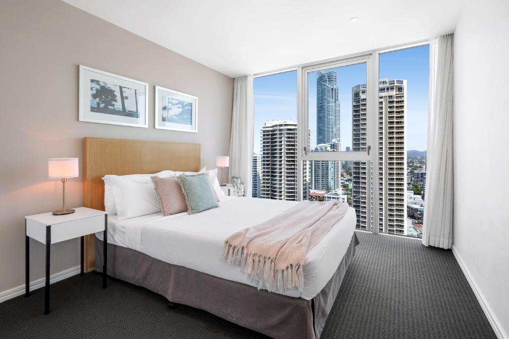 Holiday Holiday H-Residences Apartments - Two Bedroom, Two Bathroom Level 19 Ocean View