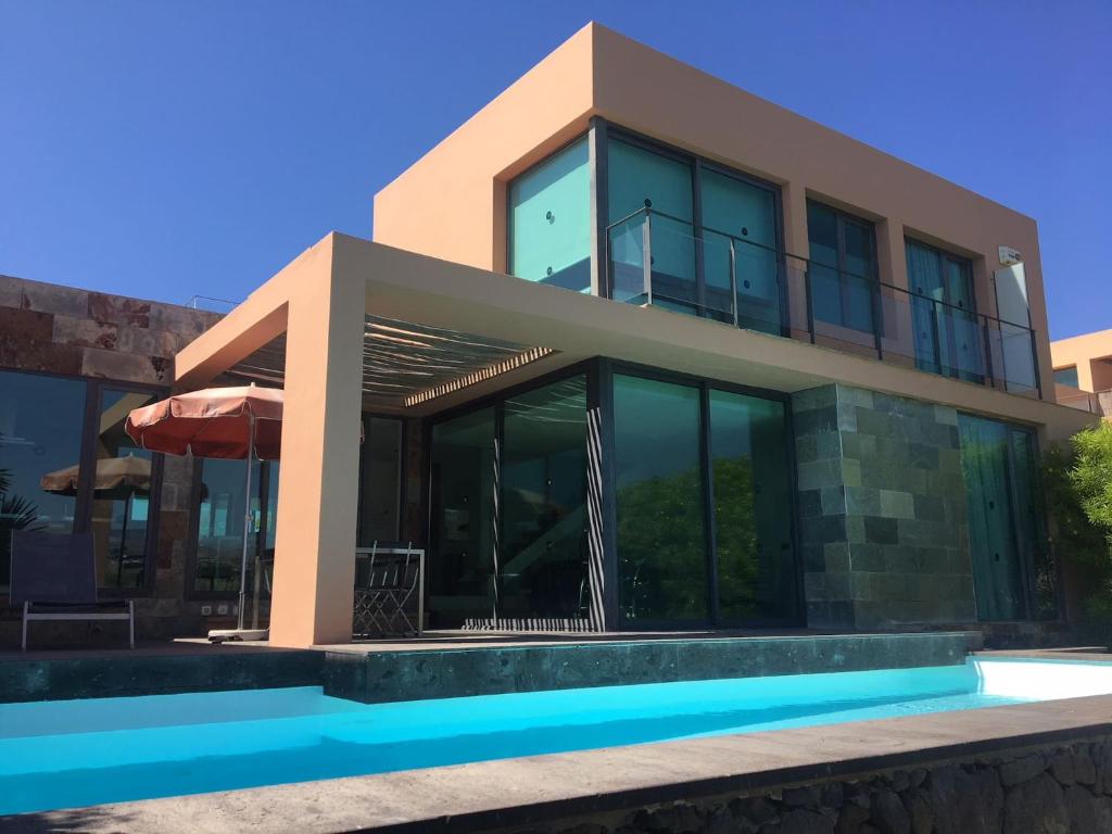 Basen w obiekcie Salobre Villas Deluxe lub w pobliżu