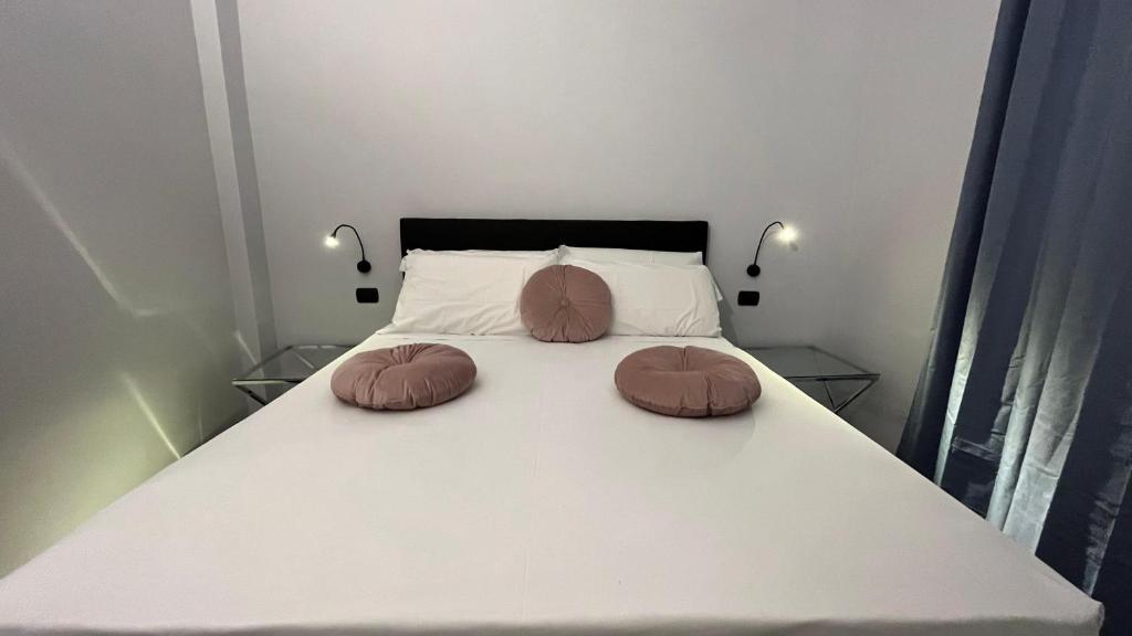 Postel nebo postele na pokoji v ubytování Cloud 9 Hotel