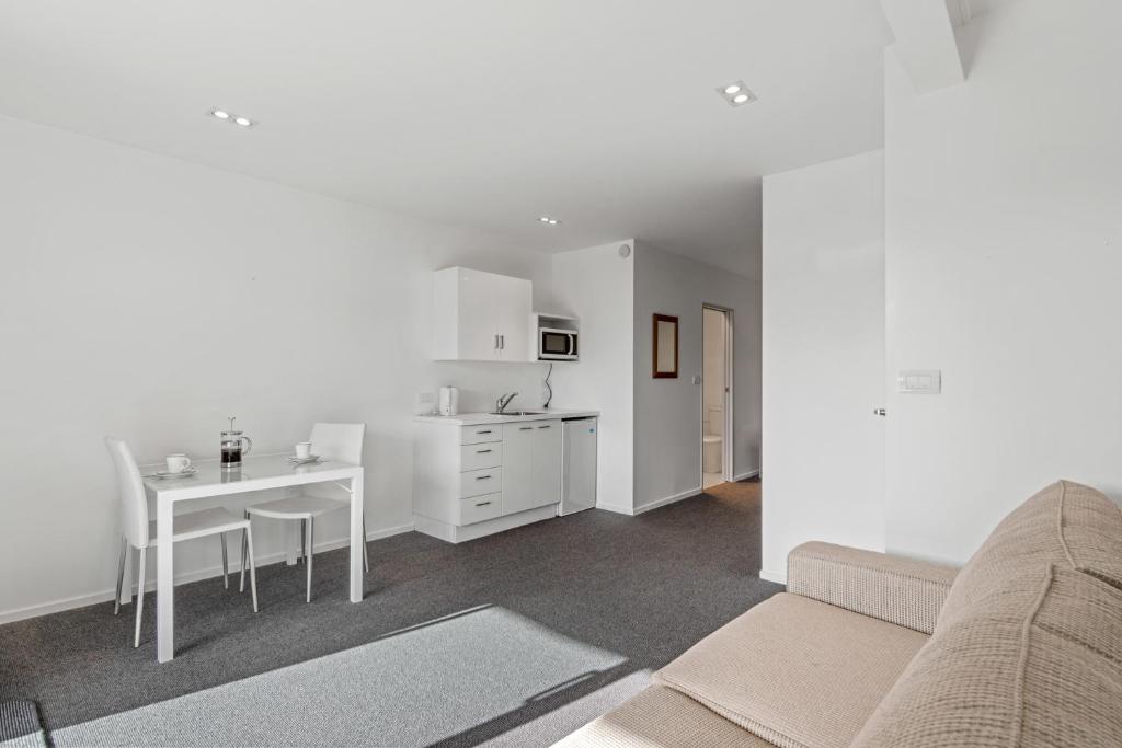 Sounds Studio - Picton Downstairs Unit - Resim 4