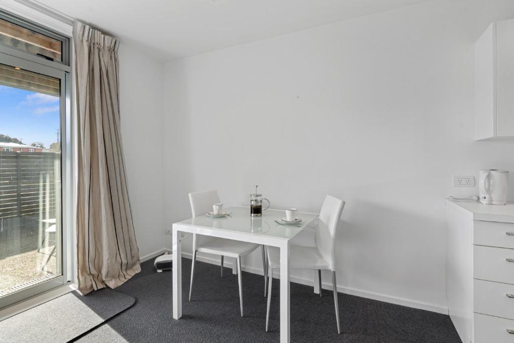 Sounds Studio - Picton Downstairs Unit - Resim 11