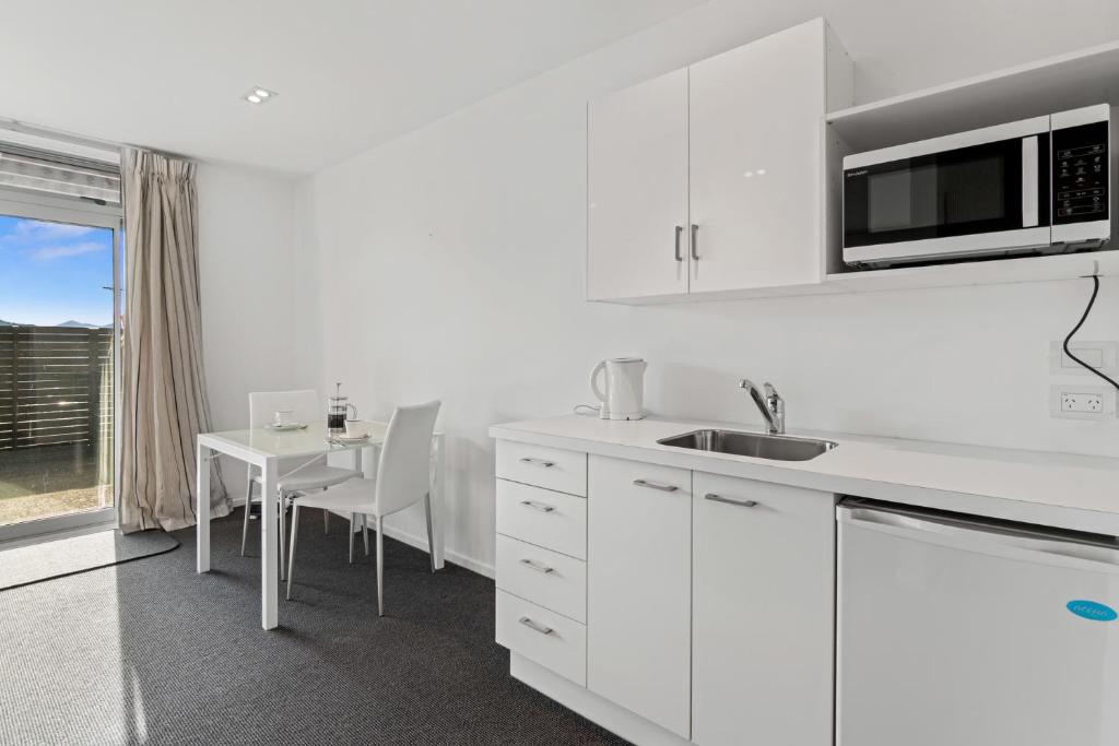 Sounds Studio - Picton Downstairs Unit - Resim 8