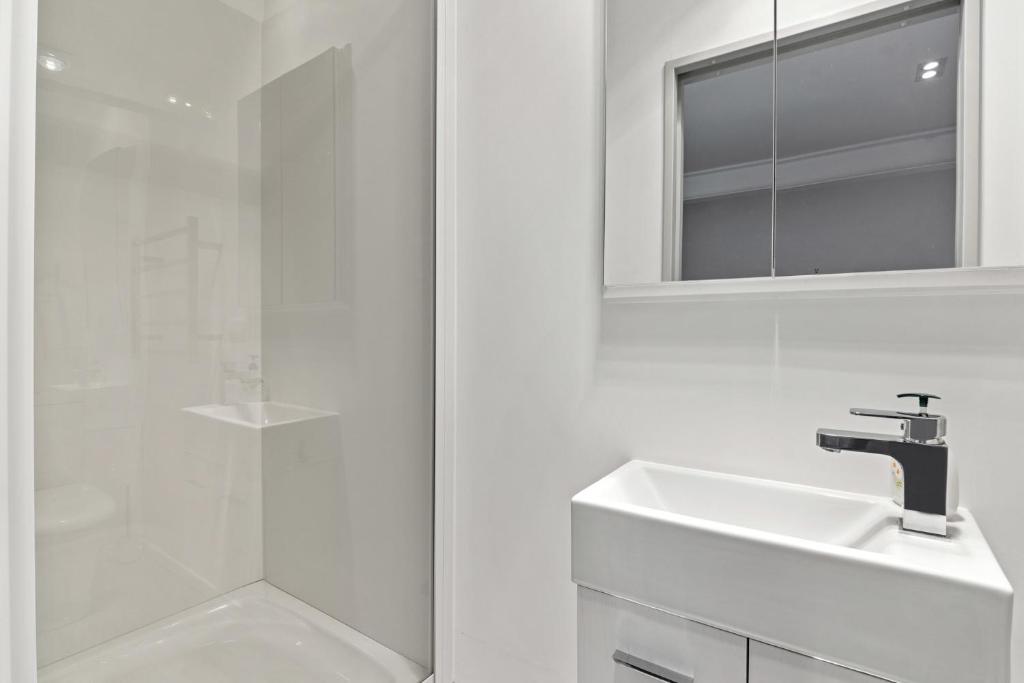 Sounds Studio - Picton Downstairs Unit - Resim 3