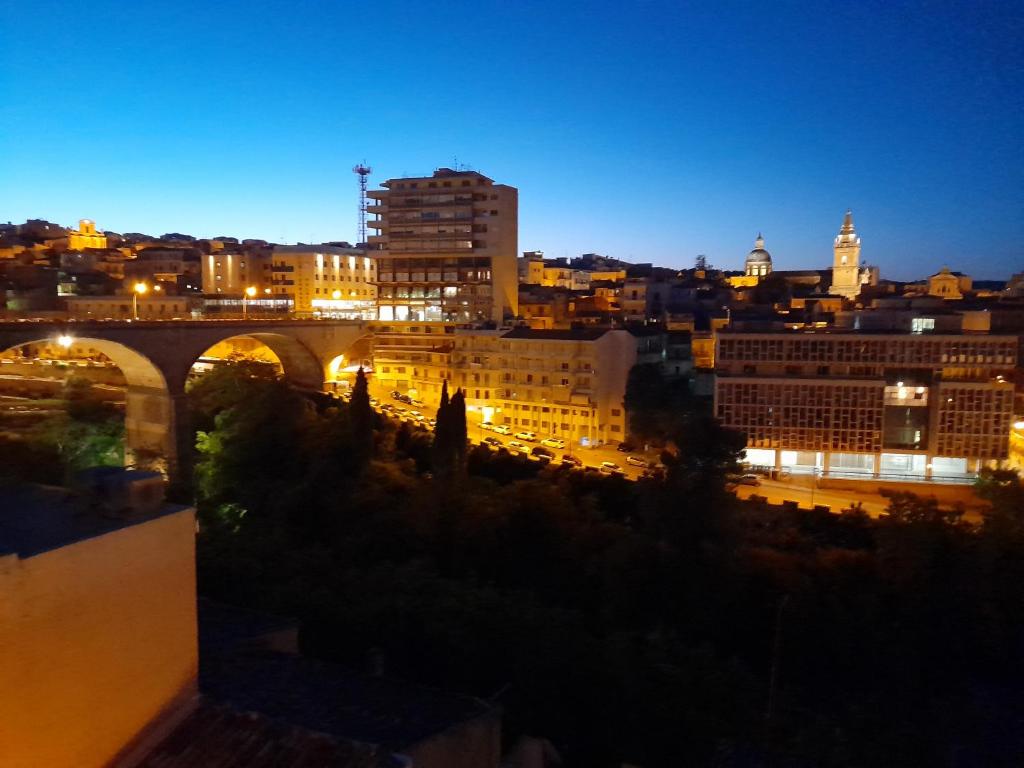 Nespecifikovaný výhled na destinaci Ragusa nebo výhled na město při pohledu z penzionu