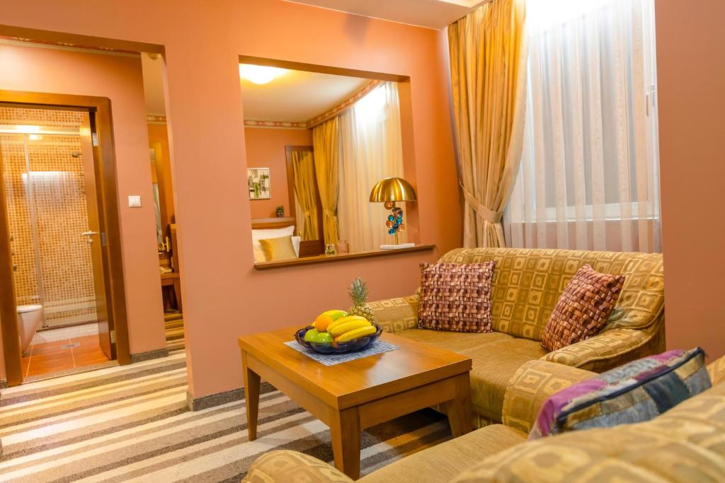 Posezení v ubytování Hotel Ambasador Prishtina