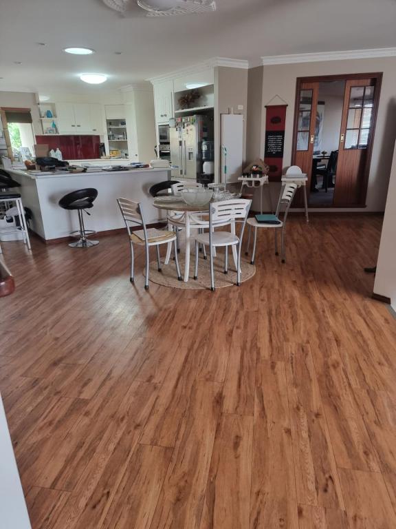 Open plan large home, Esperance (updated prices 2024)